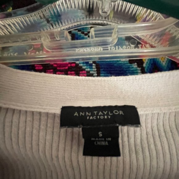 Anne Taylor Factory Cream Cardigan Size Small - Picture 3 of 5